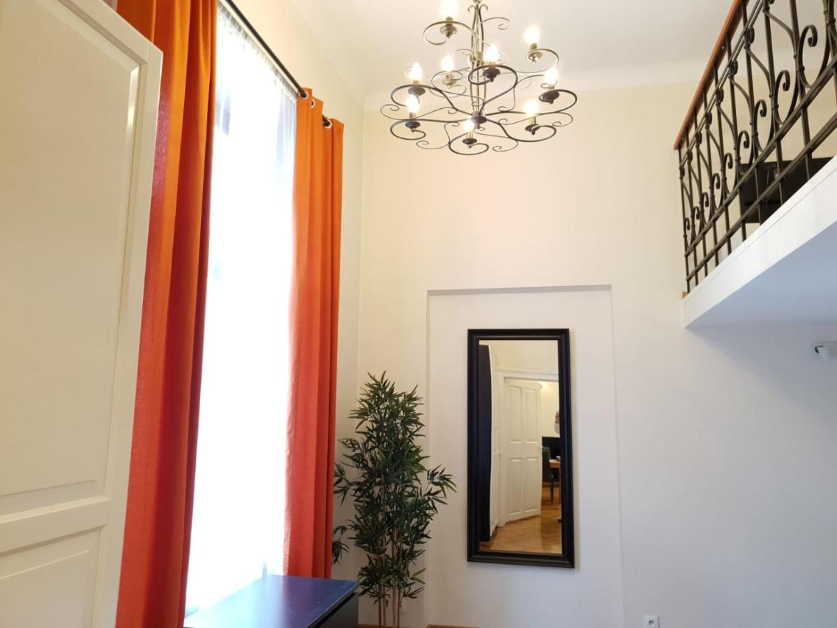 Golden Apartments With Lift - Old Town Краків Екстер'єр фото
