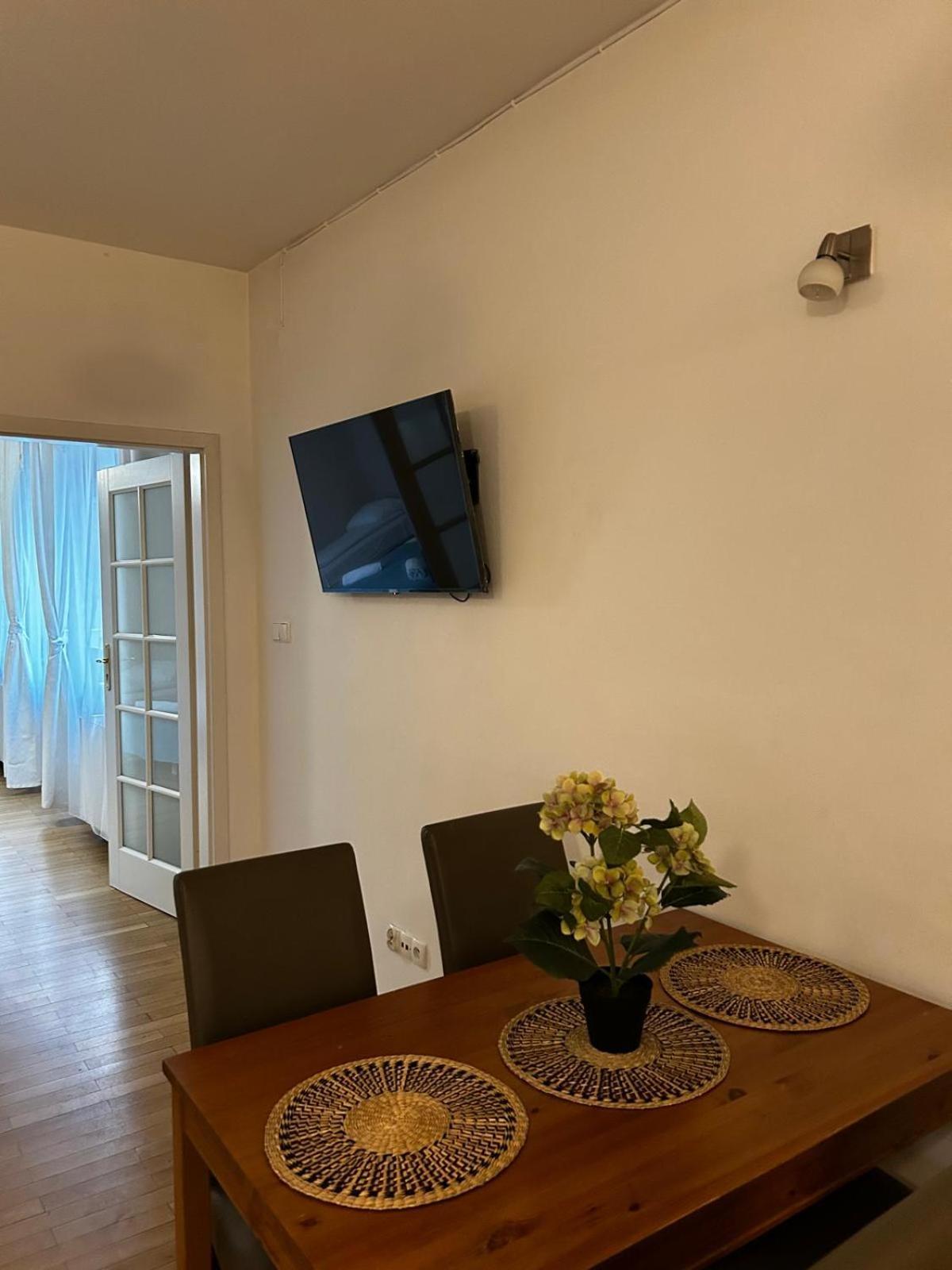 Golden Apartments With Lift - Old Town Краків Екстер'єр фото