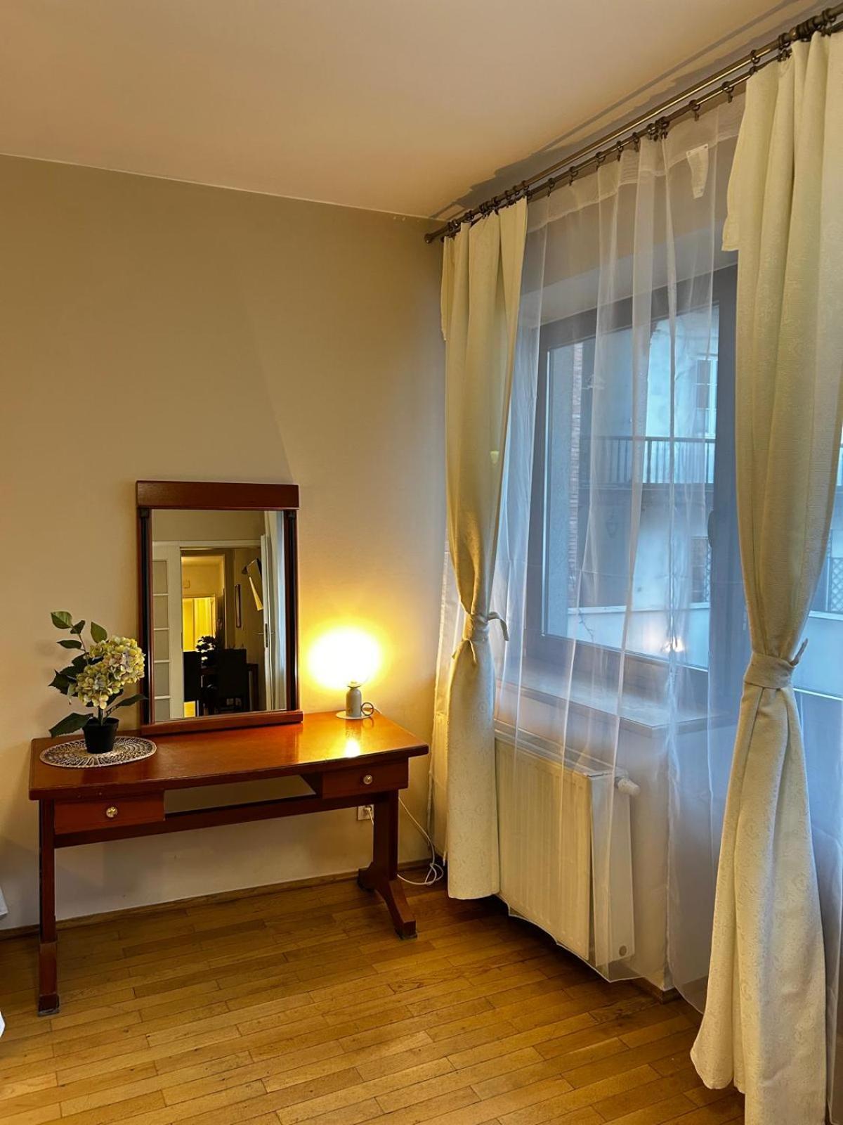 Golden Apartments With Lift - Old Town Краків Екстер'єр фото